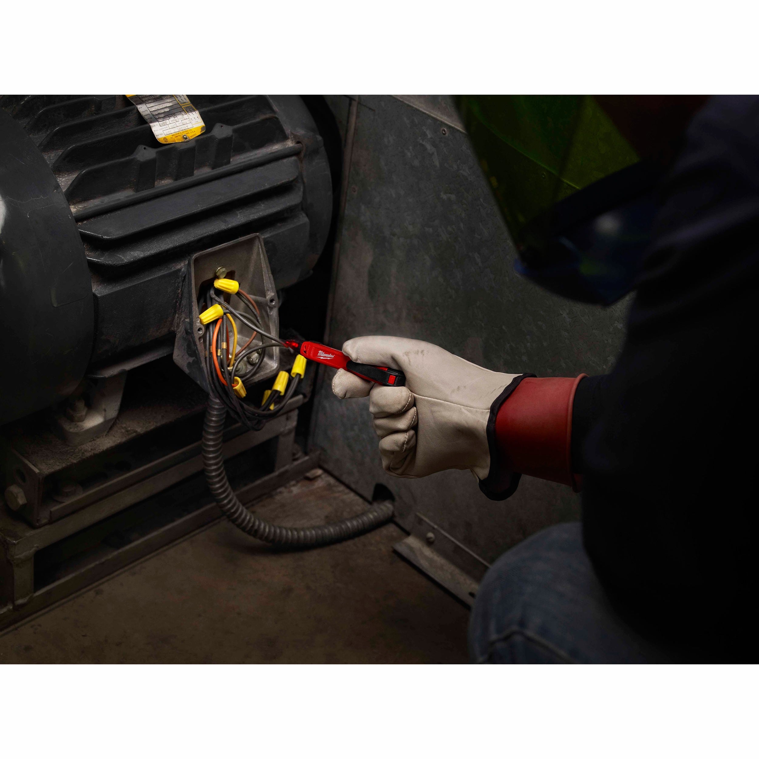 Milwaukee 2202-20 Voltage Detector w/ LED Light