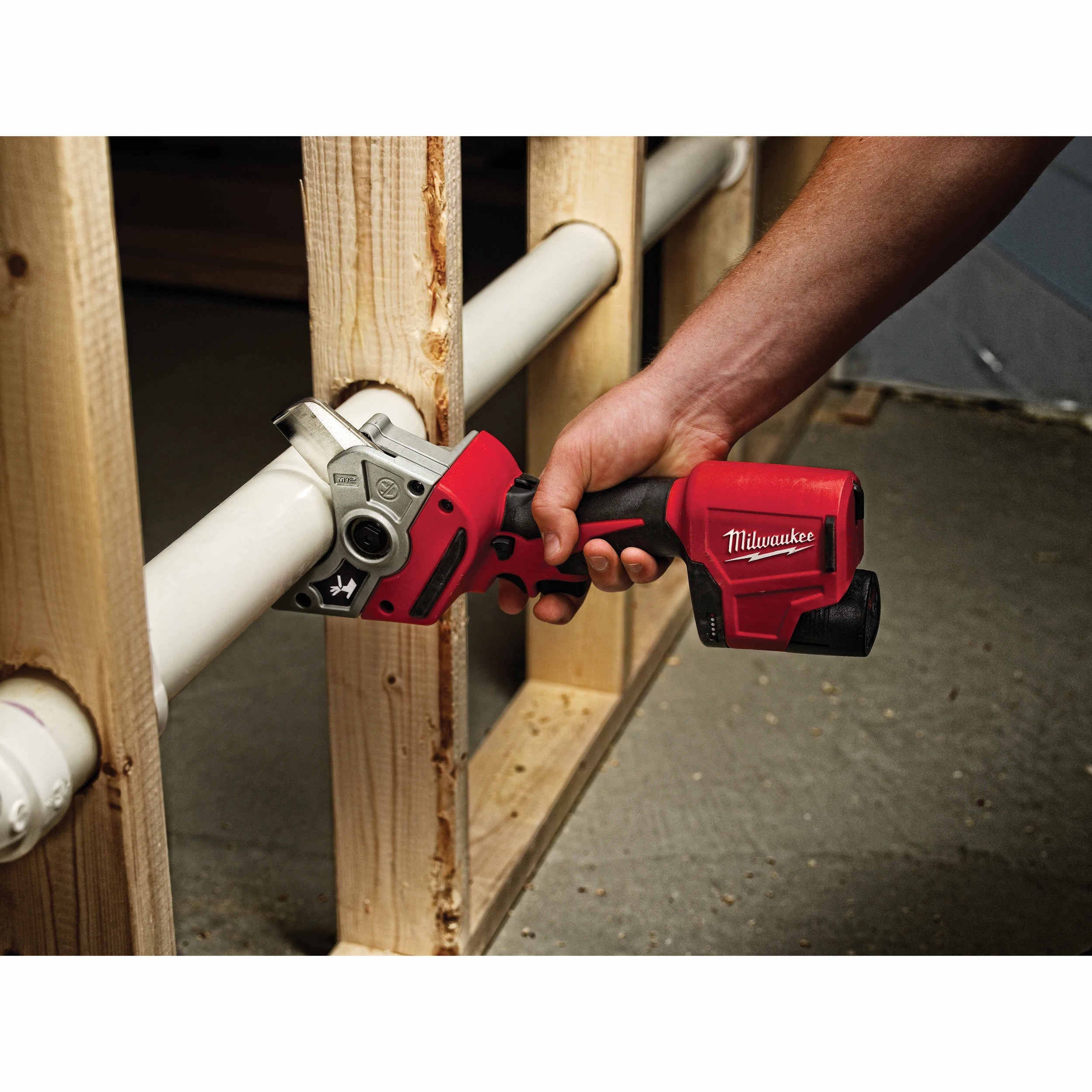 Milwaukee 2470-21 M12 Cordless PVC Shear Kit with 1 Battery
