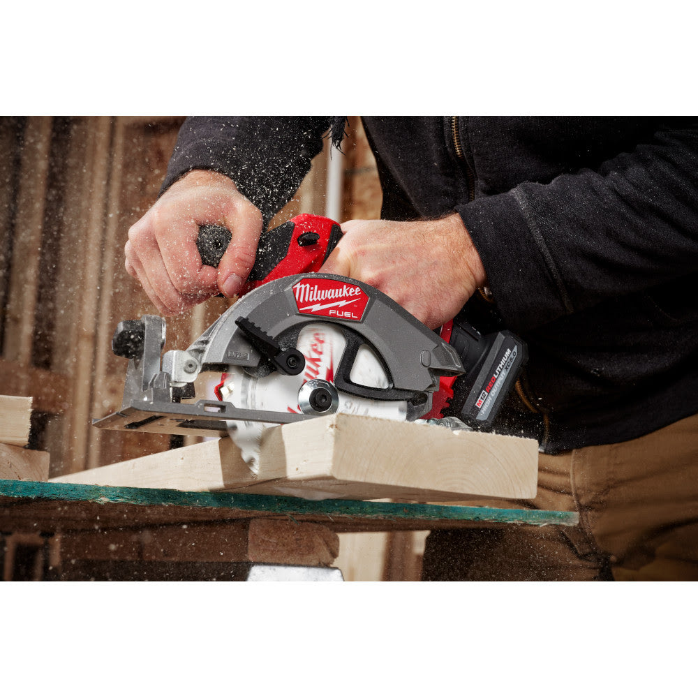 Milwaukee 2521-21HO M12 FUEL 5-3/8 Circular Saw Kit