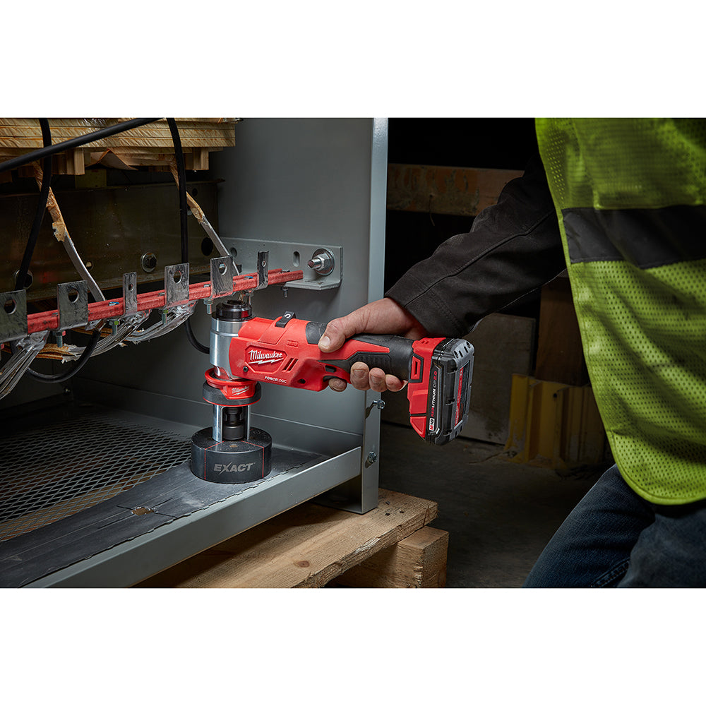 Milwaukee 2677-21 M18 FORCE LOGIC 6T Knockout Tool 1/2 - 2 Kit