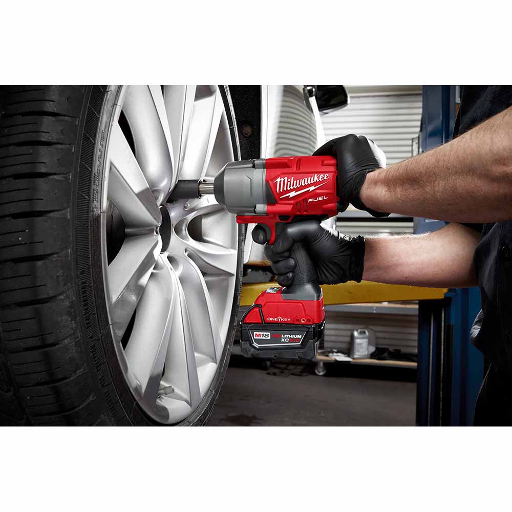 Milwaukee 2769-22 M18 FUEL 1/2 Ext. Anvil Controlled Torque Impact Wrench w/ONE-KEY Kit