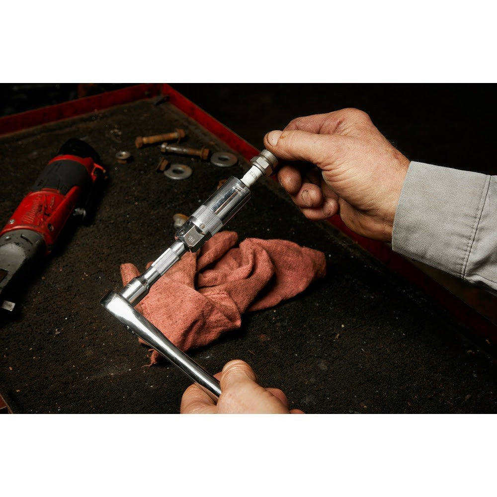 Milwaukee 48-22-9551 3/8 Drive 5/8 Spark Plug Socket