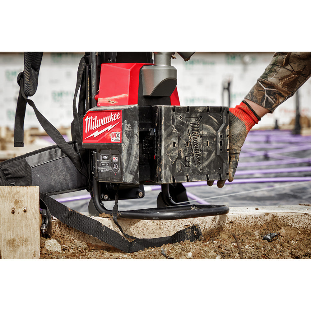 Milwaukee MXF371-2XC MX FUEL™ Backpack Concrete Vibrator Kit