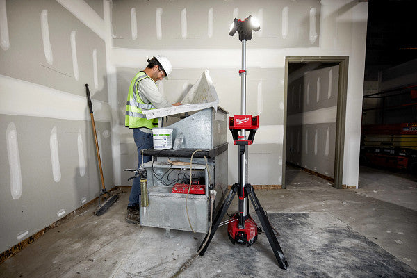 Milwaukee 2136-20 M18 ROCKET Tower Light/Charger, Bare Tool
