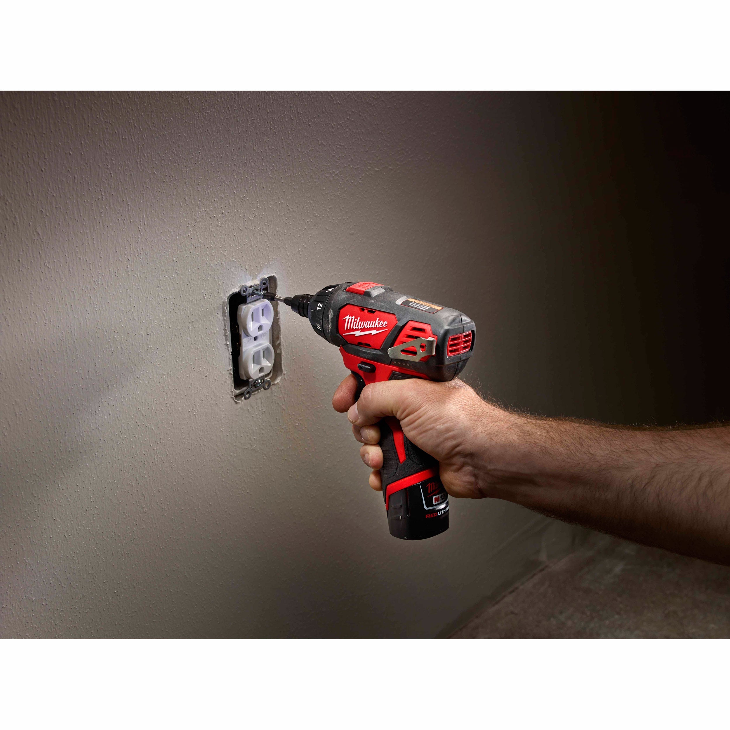 Milwaukee 2401-22 M12 Lithium-Ion 12V 1/4 Hex Screwdriver Kit