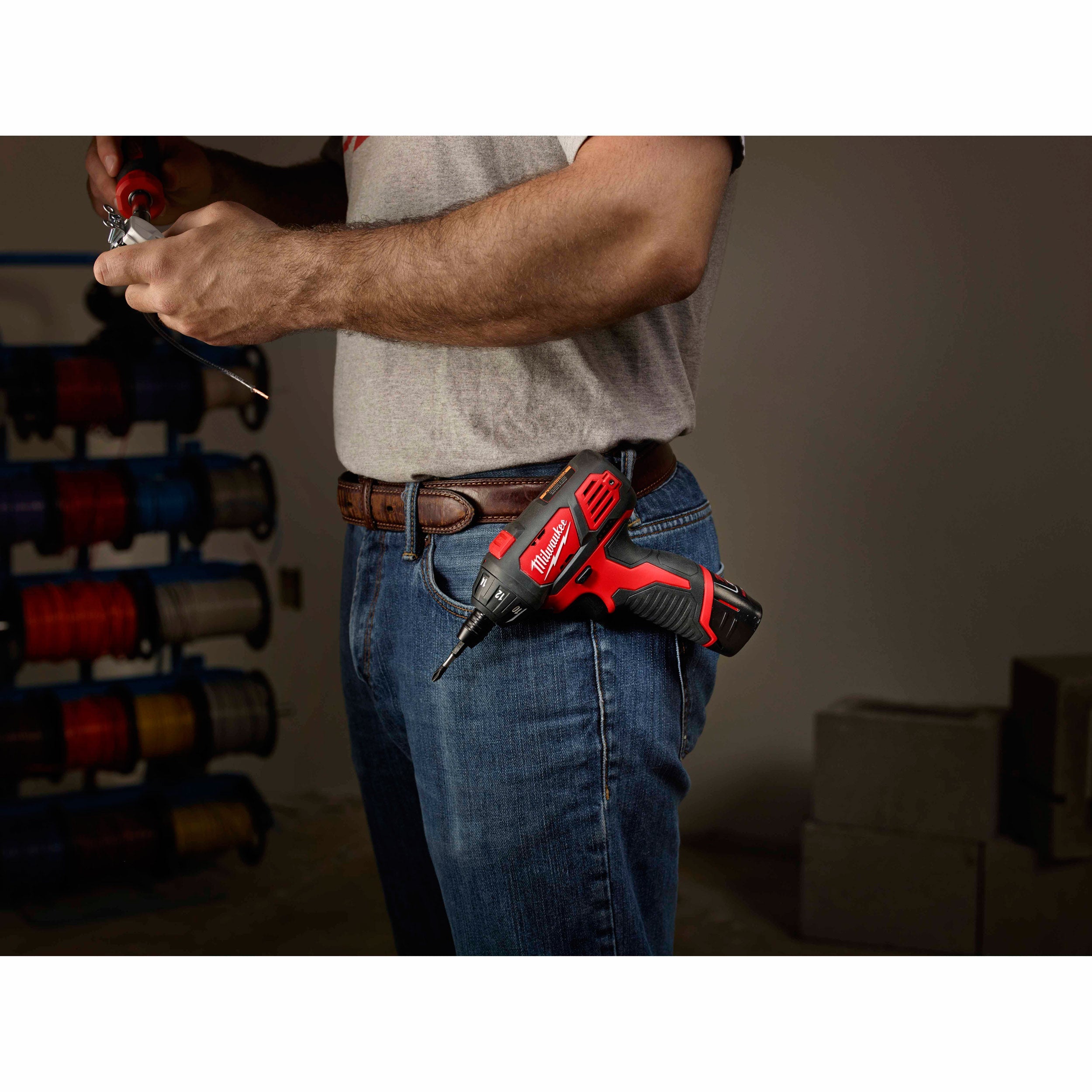 Milwaukee 2401-22 M12 Lithium-Ion 12V 1/4 Hex Screwdriver Kit