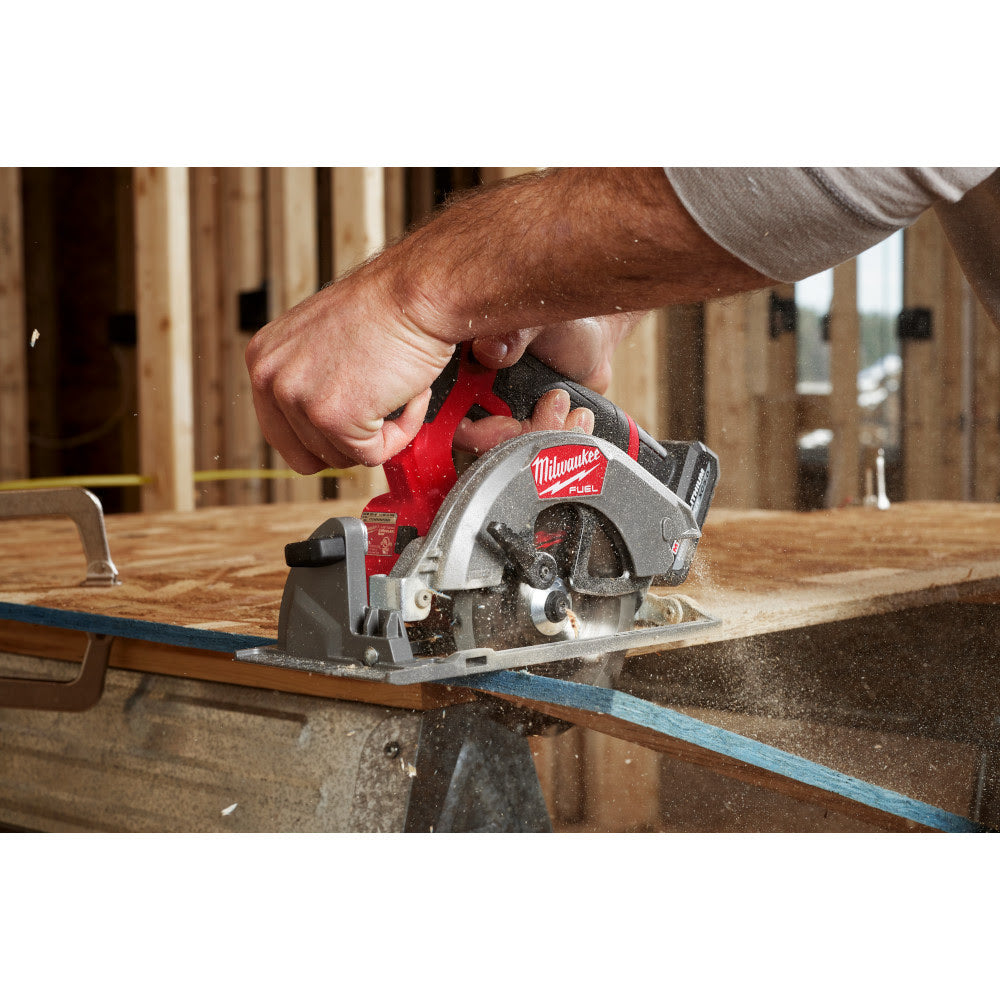 Milwaukee 2521-21HO M12 FUEL 5-3/8 Circular Saw Kit