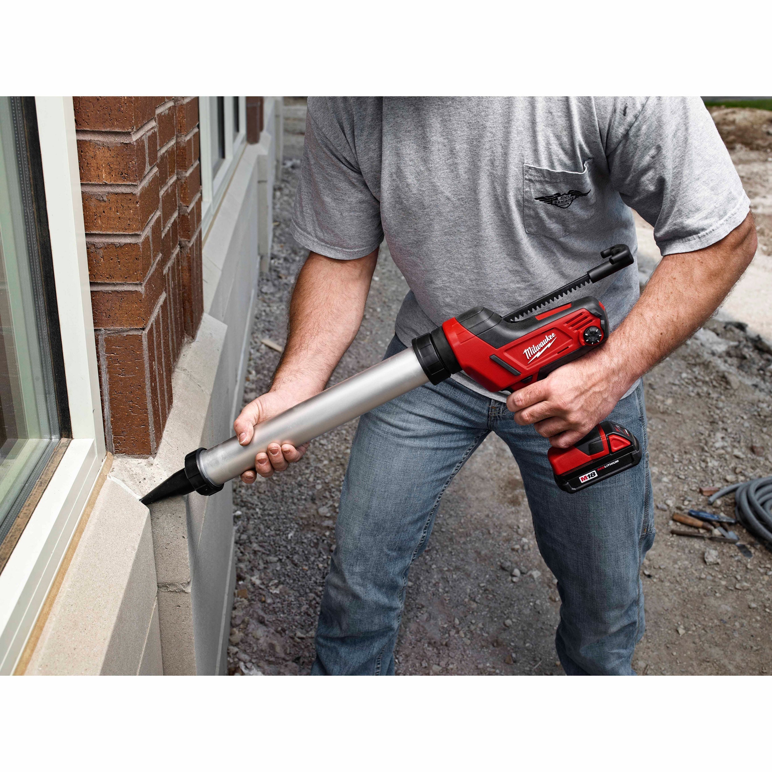 Milwaukee 2642-21CT M18 Cordless 20oz. Aluminum Barrel Sausage Style Caulk and Adhesive Gun Kit
