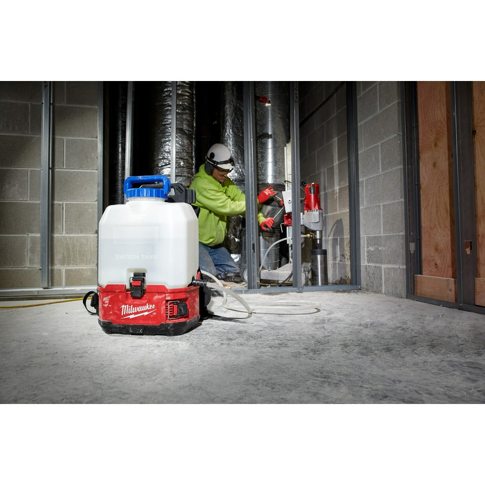 Milwaukee 2820-21WS M18 SWITCH TANK 4-Gallon Backpack Water Supply Kit