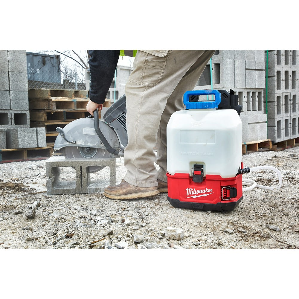 Milwaukee 2820-21WS M18 SWITCH TANK 4-Gallon Backpack Water Supply Kit