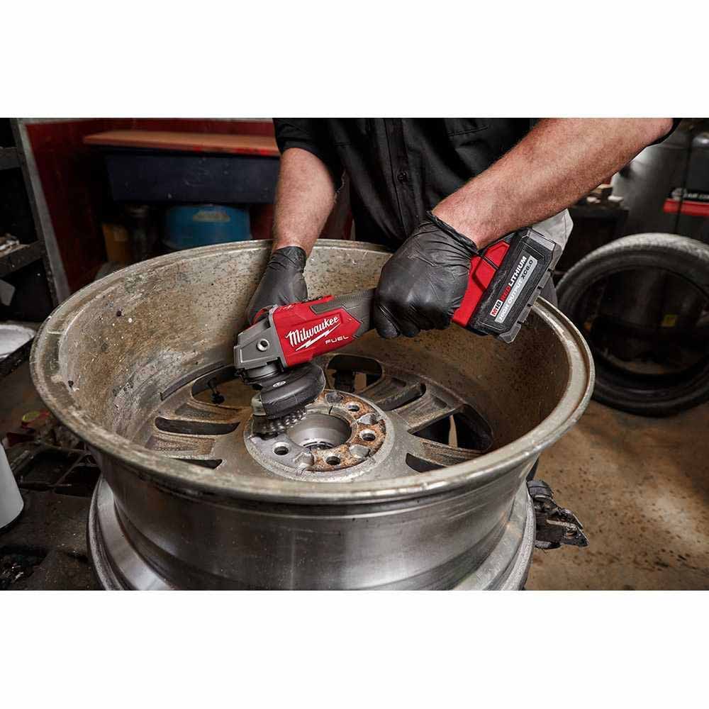 Milwaukee 2889-20 M18 FUEL™ 4-1/2 / 5 Variable Speed Braking Grinder, Slide Switch Lock-On