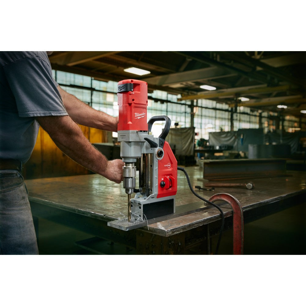 Milwaukee 4272-21 1-5/8 Electromagnetic Drill Kit