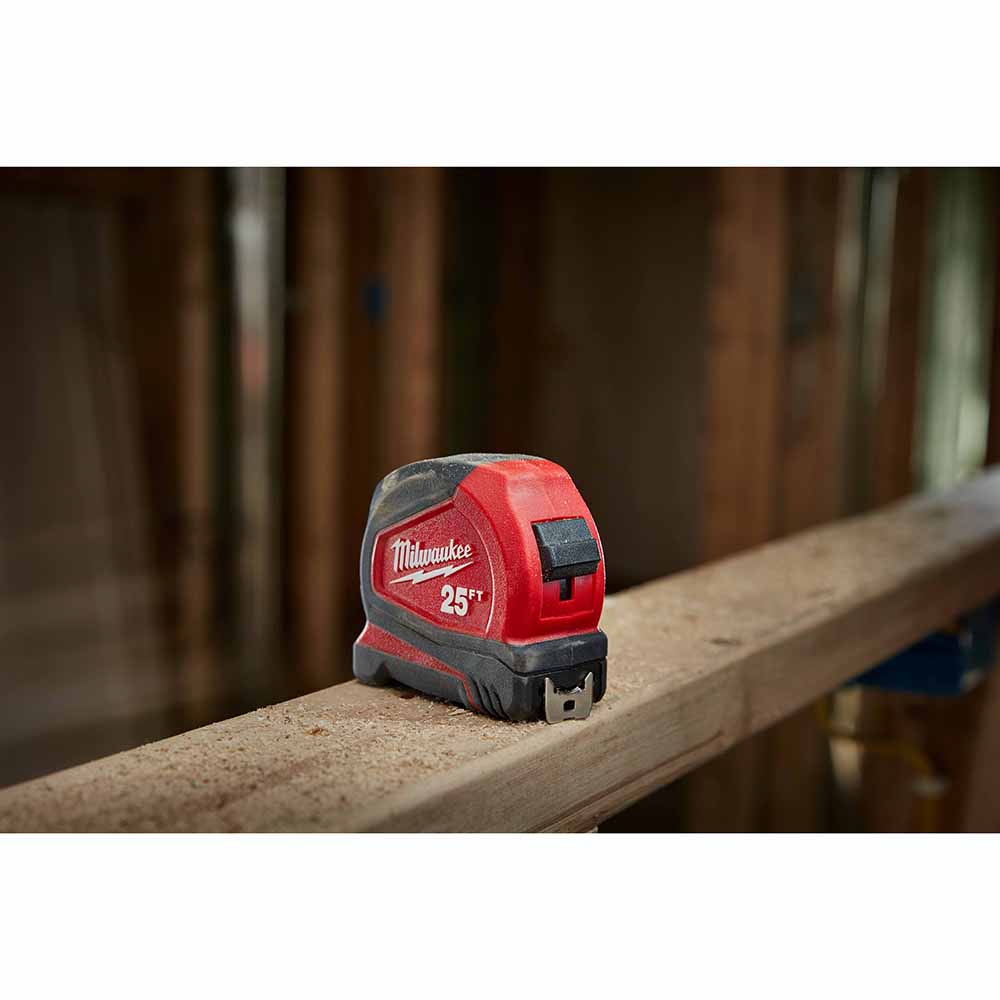 Milwaukee 48-22-6626 8M / 26 Compact Tape Measure