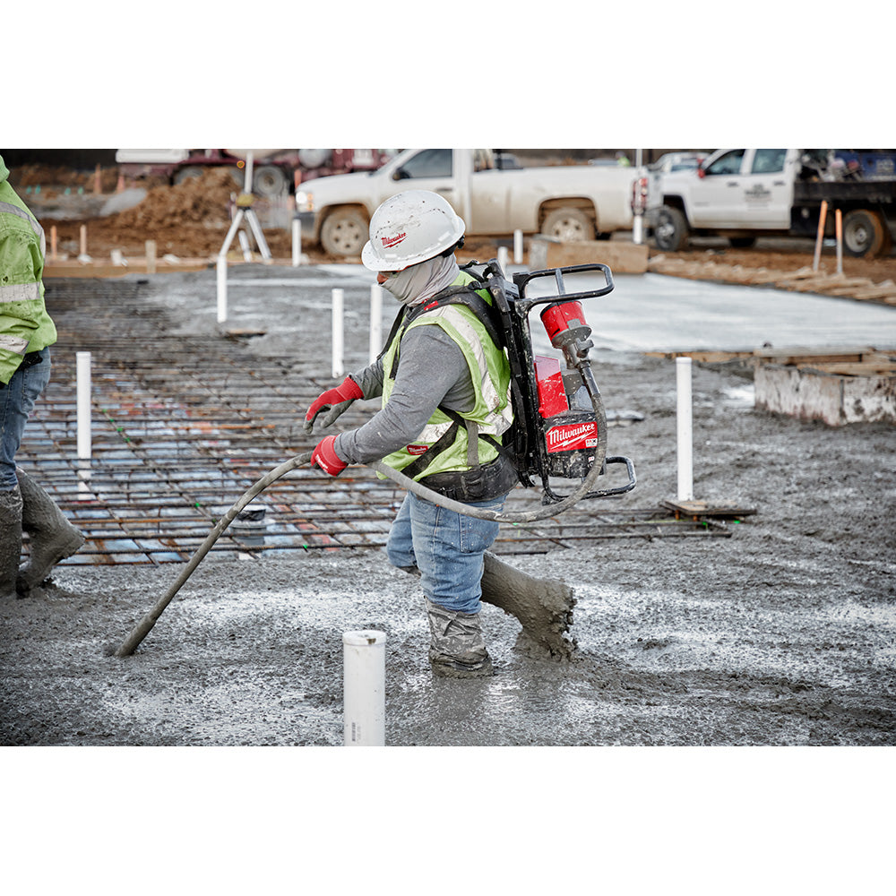 Milwaukee MXF371-2XC MX FUEL™ Backpack Concrete Vibrator Kit